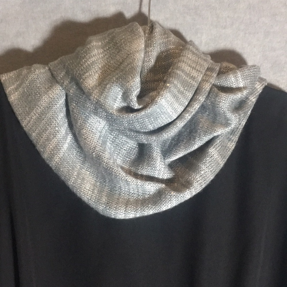 CALVIN KLEIN Buttery Soft Sweater-Knit Infinity Tiny Sequins & Metallic Threads